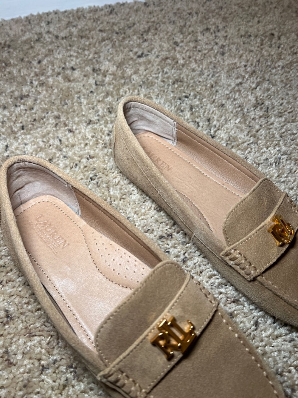 Ralph Lauren Women's Suede Loafers with Gold RLL Accent - Beige Size 7.5 - Picture 4 of 9